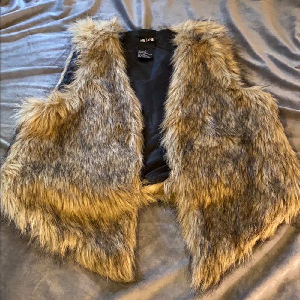 Fake fur vest